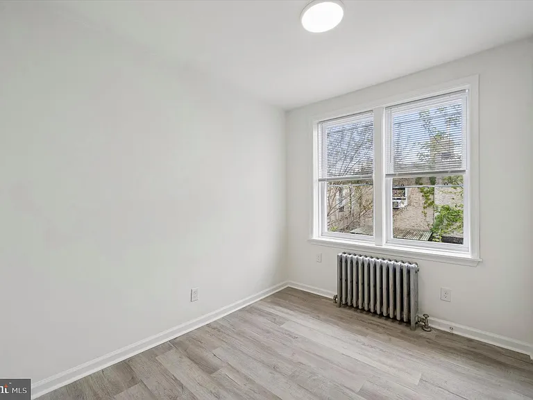 1523 S Etting St — Photo 11