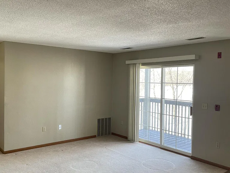 Watertown Fox Creek Apartments — Photo 12