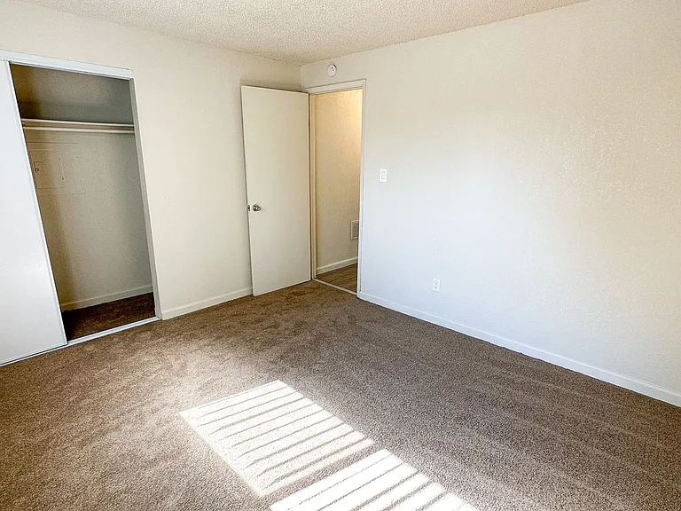Mountain Vista Apartments — Photo 29