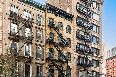 143 Chambers Street in Tribeca