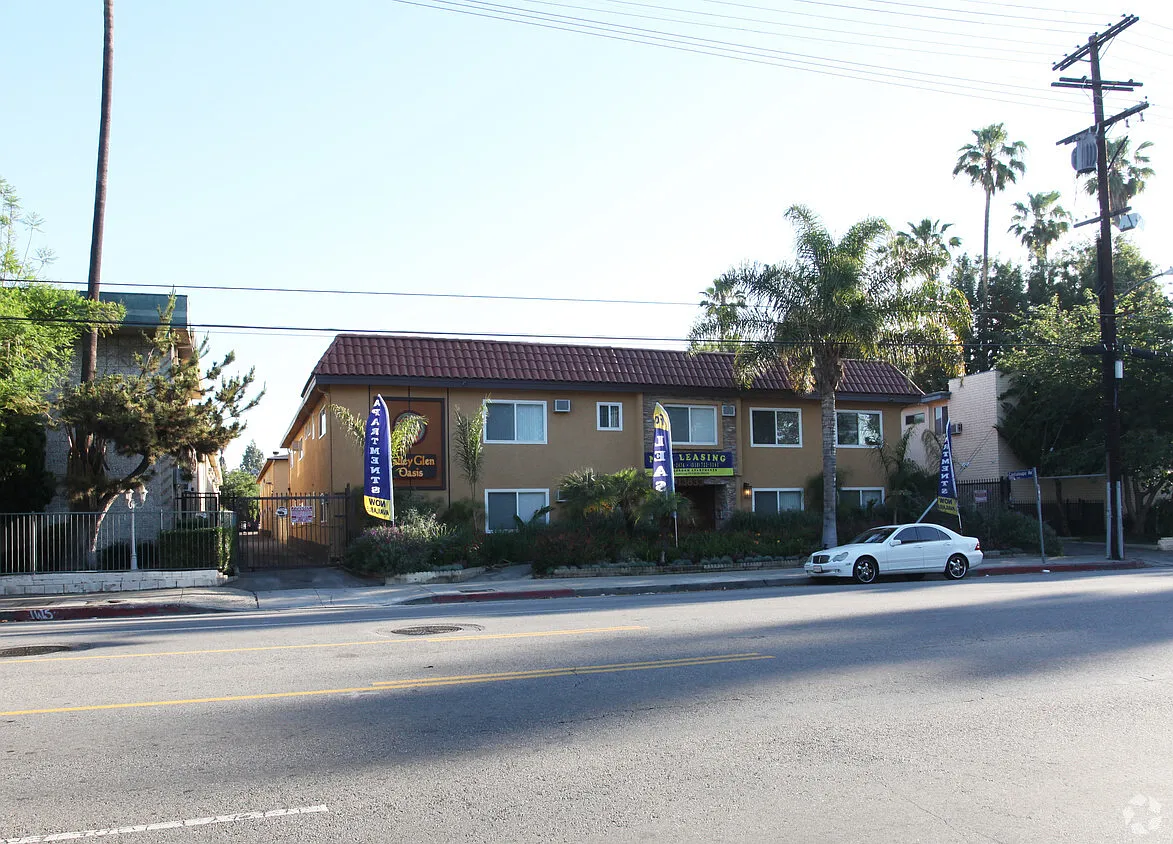 3 bed, 2.5 bath, 1328 sqft, $3,050 — Photo 3