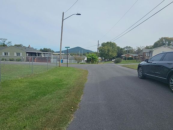 5th image of 505 Strand Rd NE