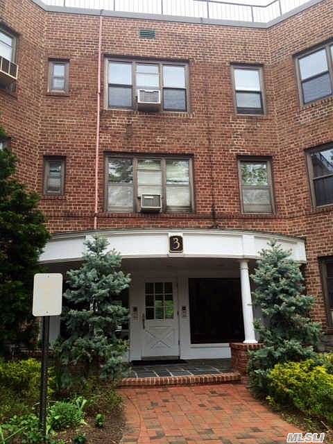 1st image of 3 Town House Pl APT 3G