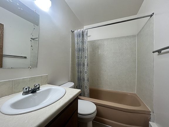 5th image of 1600 Alexandra St #1247438