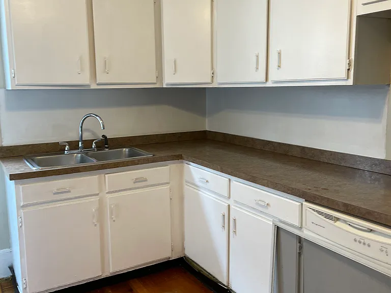 25-29 Roanoke St #2 — Photo 3