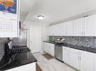 4512 Bell Ln, Hanover Park, IL