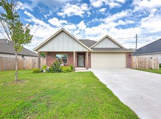 1011 Hampton St, Springdale, AR 72762