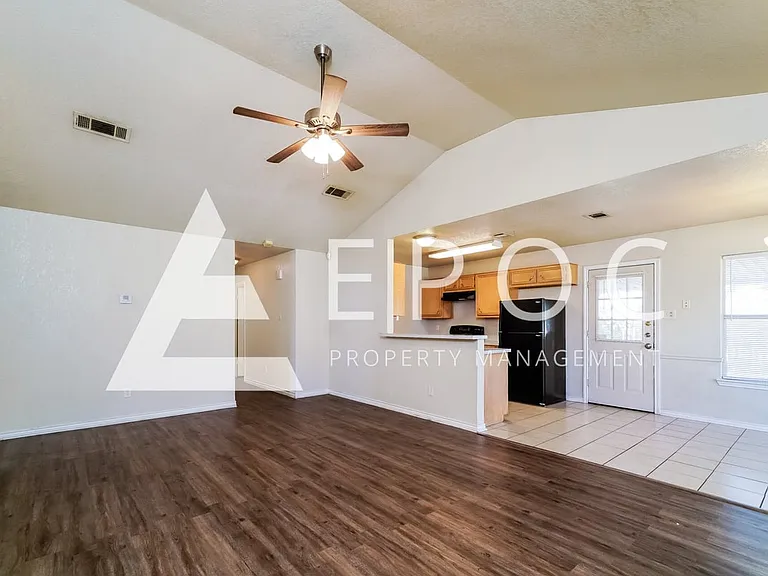 2507 Lain Dr — Photo 3