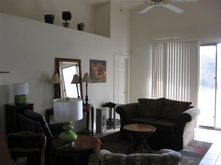 family room w fpl