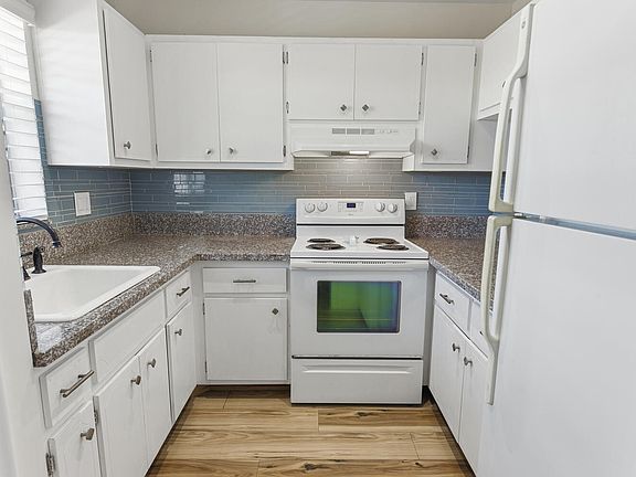 4th image of 400 NE 20th Street #D303