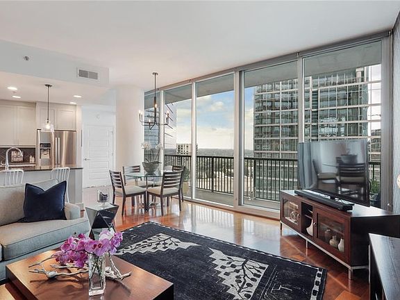 4th image of 1080 Peachtree St NE Unit 1709