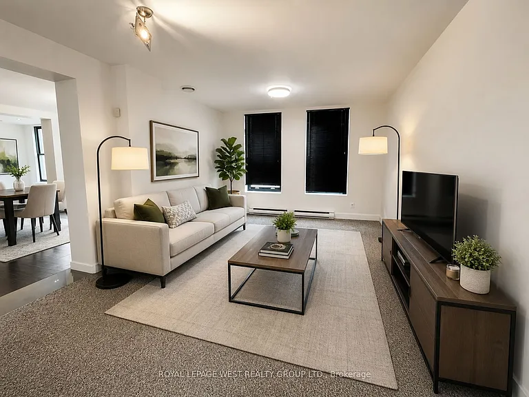 261 Queen St W #3 — Photo 10
