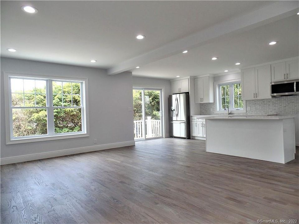 2nd image of 2631 Greenfield Dr