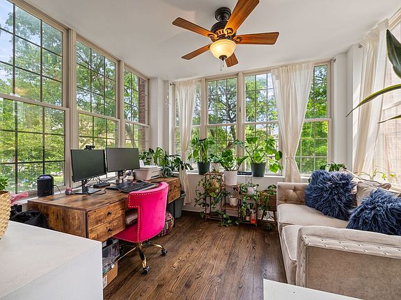 4th image of 4326 S King Dr #2