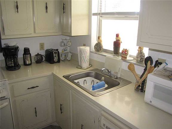 3rd image of 3655 Ne 32 Ave #218