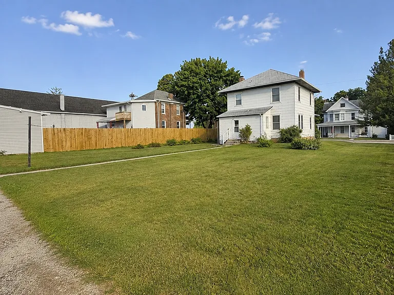 53 E George St — Photo 4