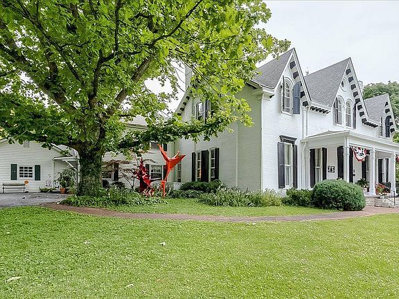 5th image of 233 Rose Hill Ave