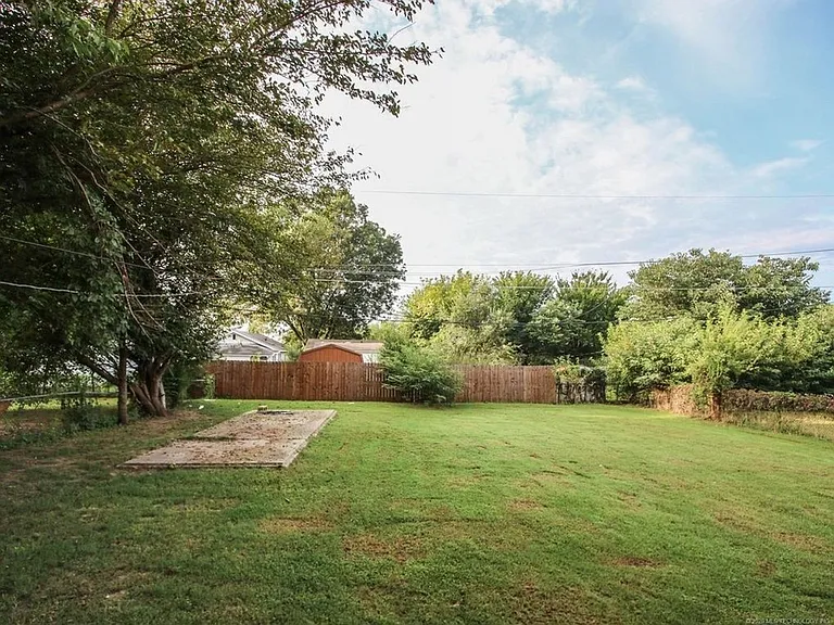 2536 W Easton St N — Photo 30