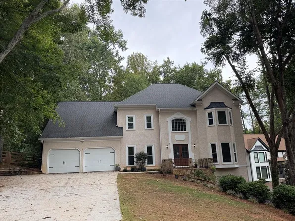 450 Holly Stream Trl, Roswell, GA 30075