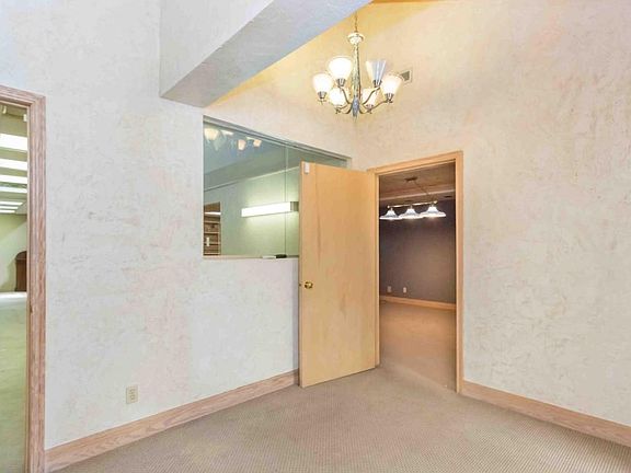 211 Liberty St-6