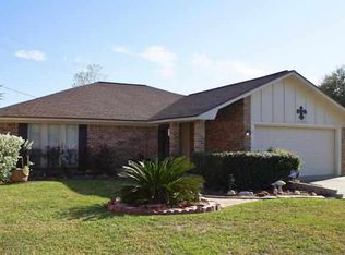 9303 Glynn Ln, Beaumont, TX 77707