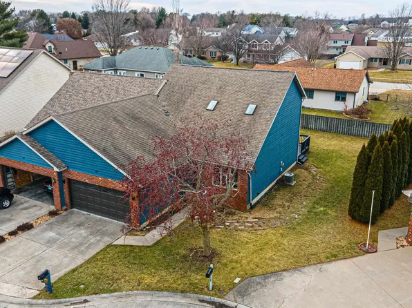 107 Oak Park Dr, Lincoln, IL 62656