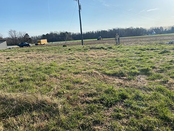 2nd image of 168 Pleasant Retreat Ln