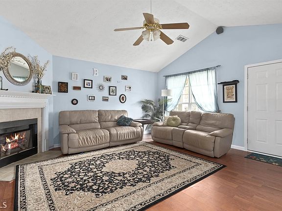 4th image of 108 Greenfield Ln