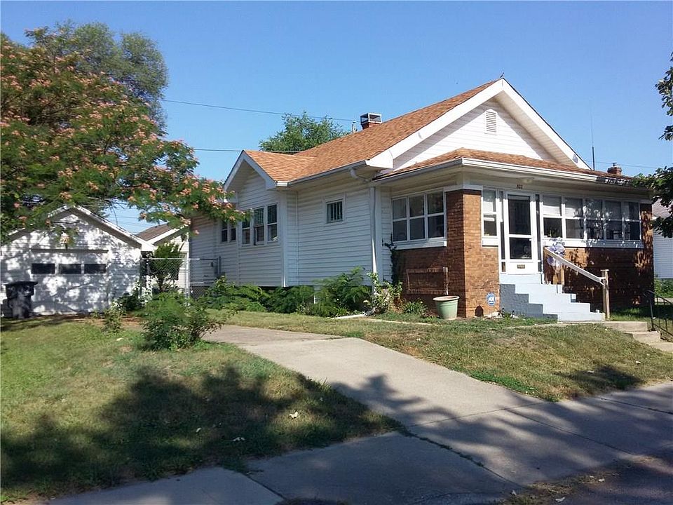 2nd image of 802 Wallace Ave