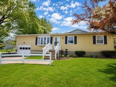1937 E 42nd St, Erie, PA, 16510