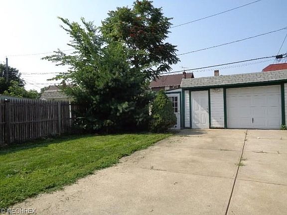 3rd image of 10922 Dale Ave
