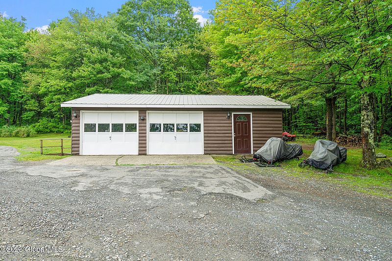 3rd image of 264 Momrow Road