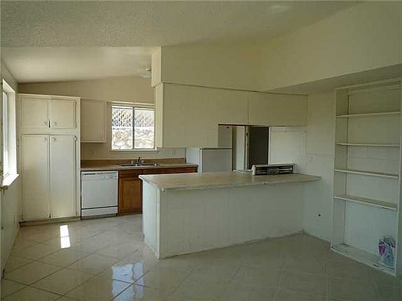 5th image of 4840 Junction Ave