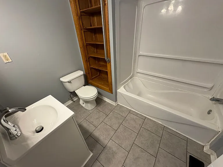 802 Iowa St — Photo 15
