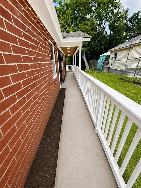 2 bed, 1.0 bath, 1250 sqft, $1,200 — Photo 2