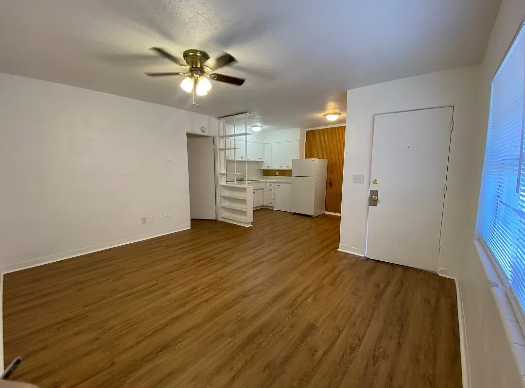 1 bed, 1.0 bath, 550 sqft, $1,000 — Photo 2