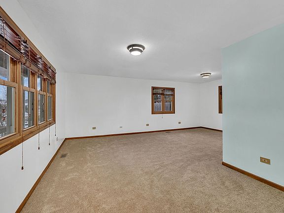 5th image of 1177 King Arthur Ln