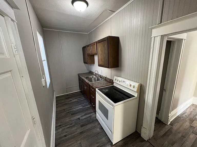 313 S Prairie Ave #2 — Photo 5
