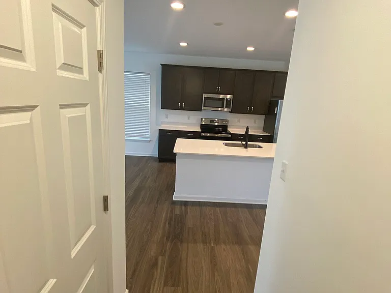 326 Warman Ave — Photo 18