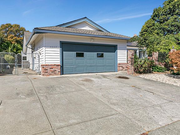 2nd image of 3007 Ponderosa Court