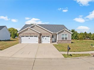 3422 Chippewa Dr, Shiloh, IL 62221