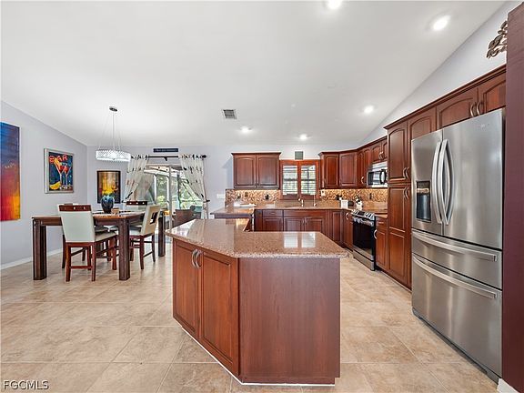 4th image of 2138 SW 12th Pl