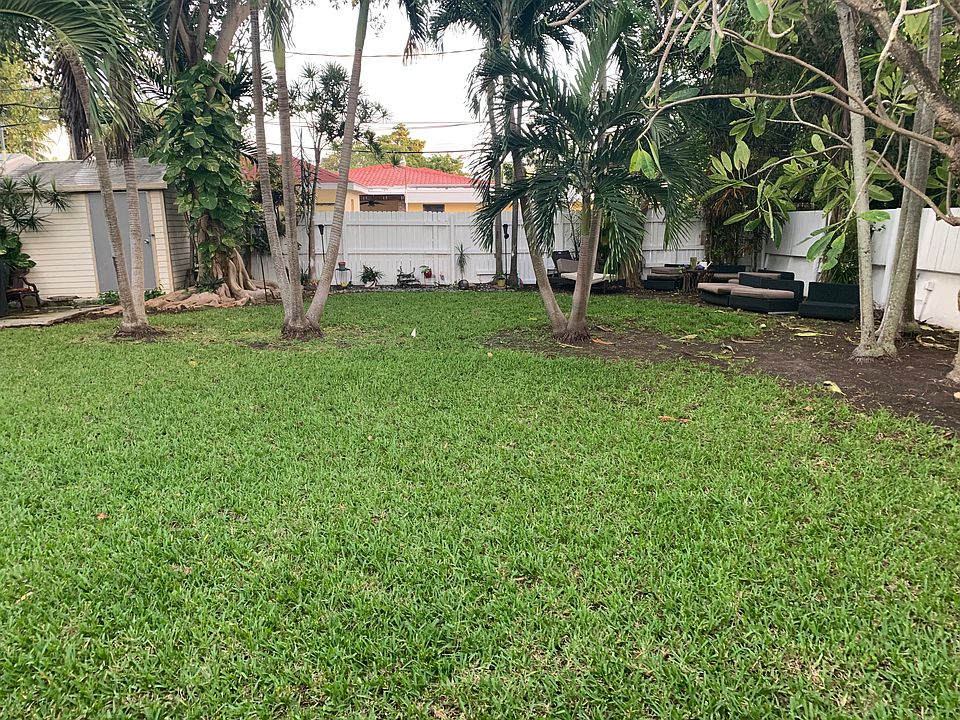 2nd image of 1634 Biarritz Dr