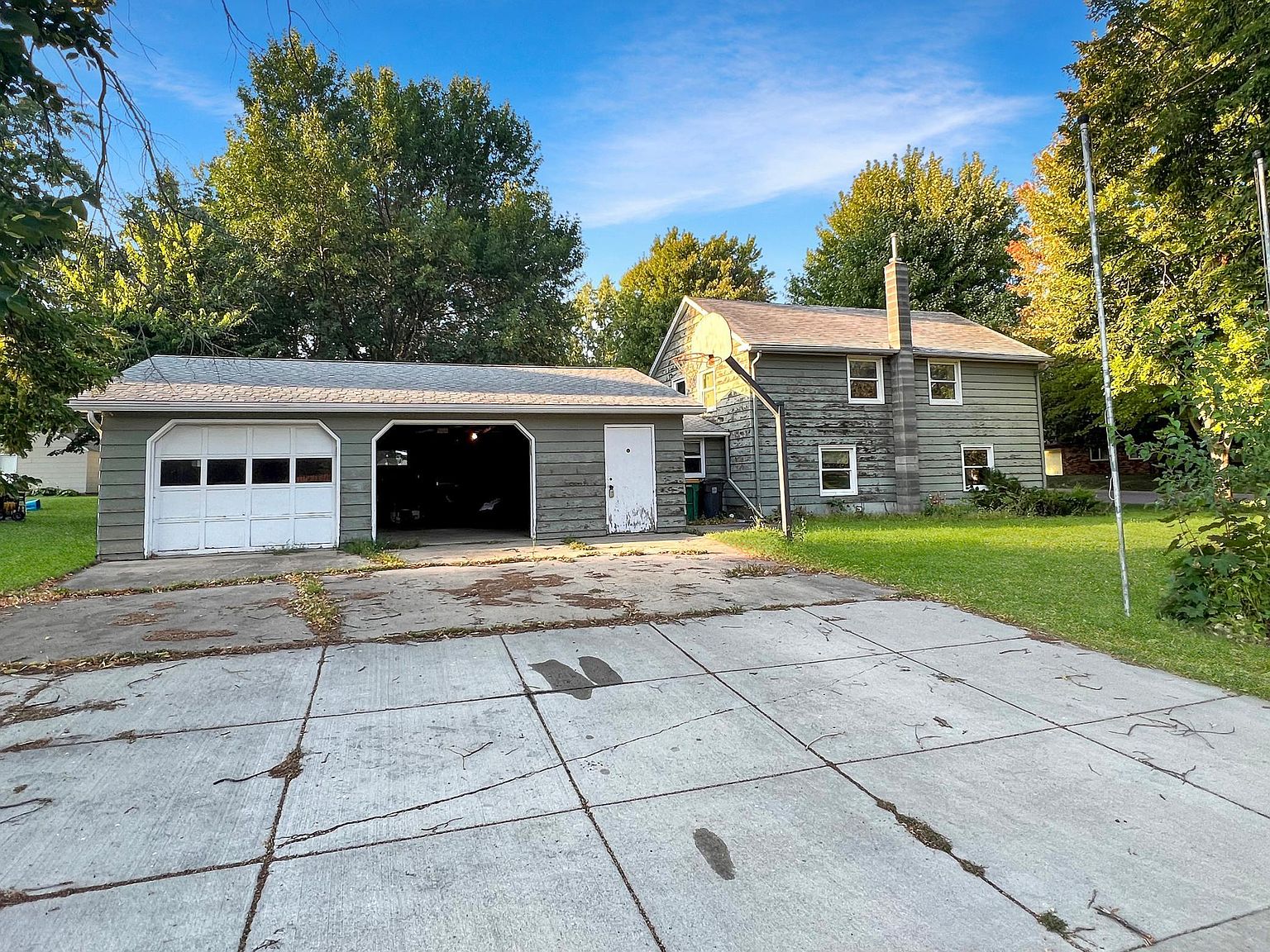 621 1st St E, Tracy, MN 56175 Zillow