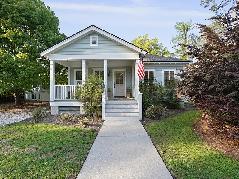 15 Government Rd — Photo 39