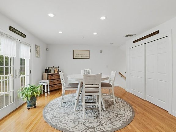 3rd image of 145 Suomi Rd Unit A2