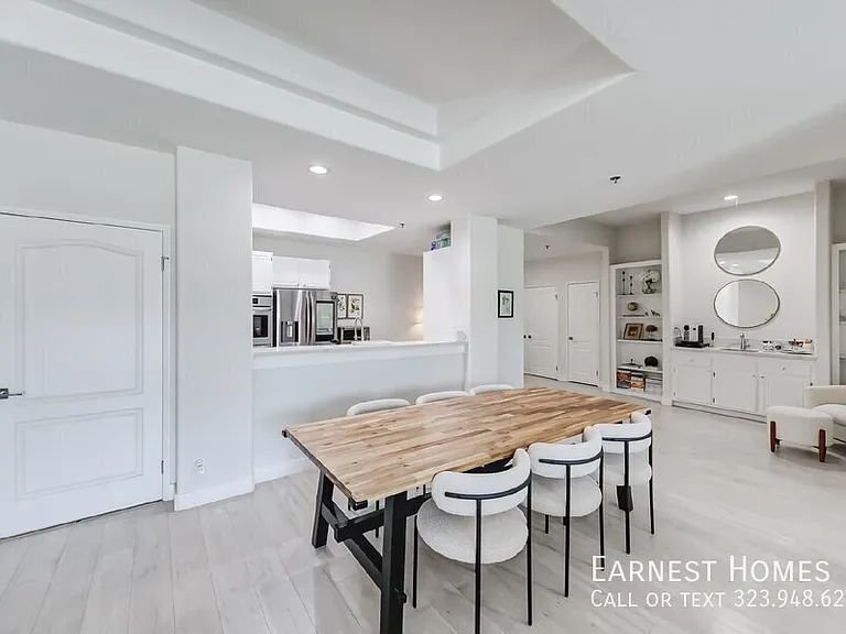 4348 Mammoth Ave #303 — Photo 4