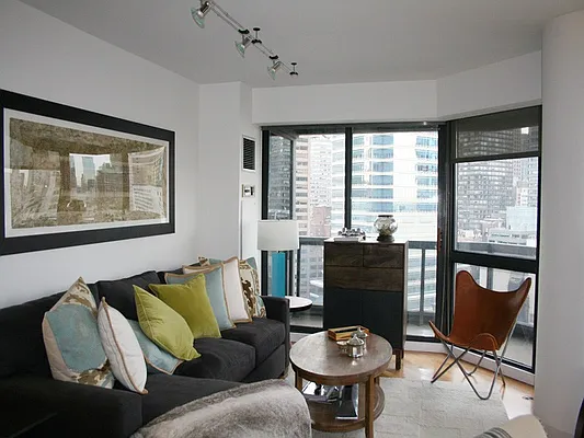 Rented by Sotheby's International Realty | media 1