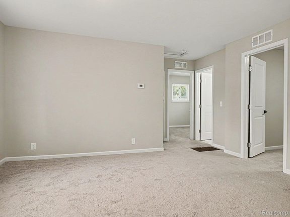 5th image of 3525 Lippincott Blvd