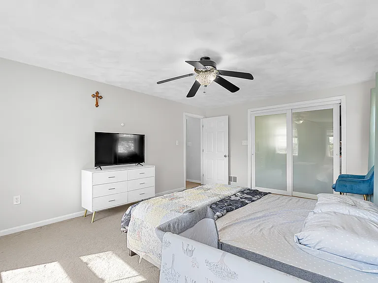 9 Rhodes St — Photo 17